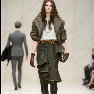 Burberry Prorsum
Bomber Jacket
Size: 44 US 10 Length: Cropped